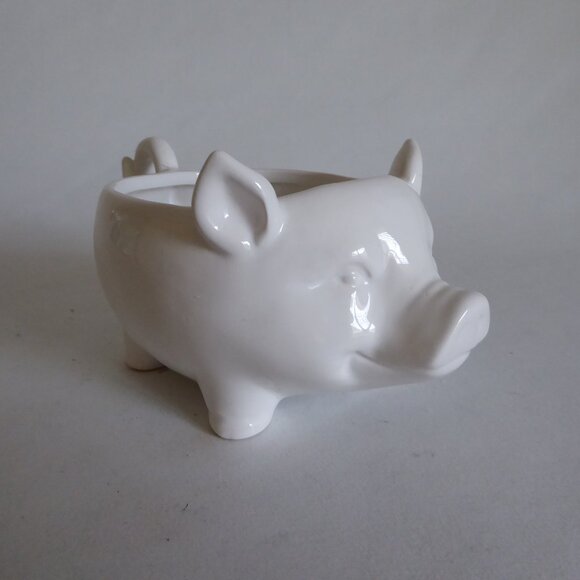 NEW CREATIVE CO-OP BRAND WHITE PIG CERAMIC HANDLED BOWL DISH - Picture 9 of 12